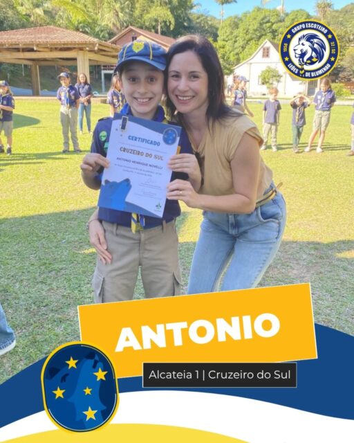 Ontem foi um dia de grande alegria para as Alcateias e para o Grupo Escoteiro Leões de Blumenau!

Celebramos a conquista do Cruzeiro do Sul, a mais alta distinção do Ramo Lobinho, alcançada pelo Lobinho Antonio, da Alcateia 1, e pelos Lobinhos Helena e Pedro, da Alcateia 4. Essa conquista representa dedicação, perseverança e o compromisso de sempre fazer o Melhor Possível.

Cada desafio superado, cada Boa Ação realizada e cada aprendizado vivido na Jângal construíram esse momento tão especial. O orgulho é imenso para os Velhos Lobos, que acompanharam cada passo dessa caminhada, e para toda a família do Grupo Escoteiro Leões de Blumenau, que vê florescer jovens exemplos de caráter, amizade e serviço.

Que esta conquista seja apenas o início de uma trajetória repleta de aventuras, crescimento e liderança, inspirando muitos outros Lobinhos a seguirem o mesmo caminho.

Na Selva, aprendemos que somos todos irmãos. Hoje, a Alcateia inteira uiva de alegria por Antonio, Helena e Pedro!

#CruzeiroDoSul #MelhorPossivel #RamoLobinho #EscotismoBrasil #LeoesDeBlumenau